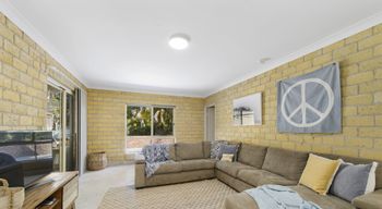 BEACHSIDE HIDEAWAY BONNY HILLS - Holiday Cairns 5