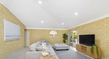 BEACHSIDE HIDEAWAY BONNY HILLS - Holiday Cairns 2