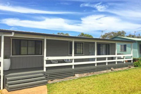 The Relax Shack At Culburra Beach Sleeps 7 - Holiday Cairns 0