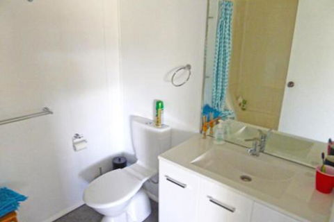 The Relax Shack At Culburra Beach Sleeps 7 - Holiday Cairns 6