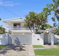 Burleigh Heights - Holiday Cairns