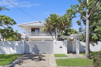 Burleigh Heights - Holiday Cairns 0