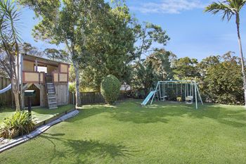 Burleigh Heights - Holiday Cairns 1