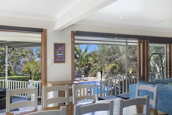 Burleigh Heights - Holiday Cairns 2