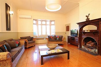 Healesville Garden Accommodation - Holiday Cairns 3