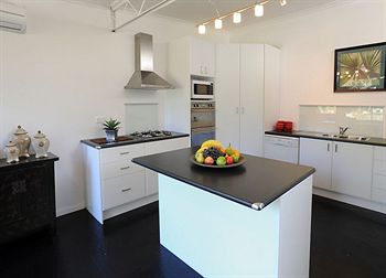 Healesville Garden Accommodation - Holiday Cairns 4