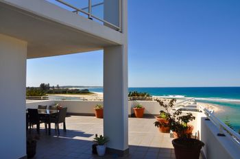 Luxury Beach Escape 90mins From Sydney - Holiday Cairns 0