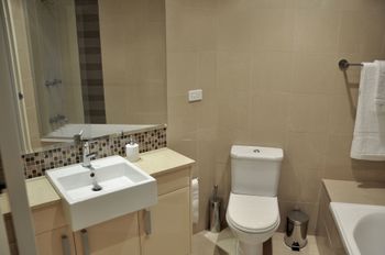 Luxury Beach Escape 90mins From Sydney - Holiday Cairns 3