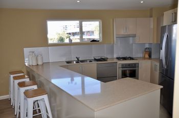 Luxury Beach Escape 90mins From Sydney - Holiday Cairns 6