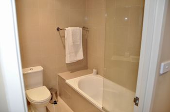 Luxury Beach Escape 90mins From Sydney - Holiday Cairns 1