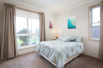 The Executive B & B - Holiday Cairns 2