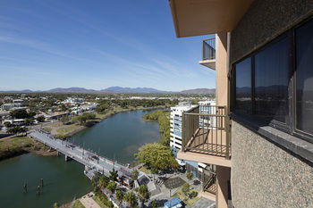 Holiday Inn Townsville - Holiday Cairns 3