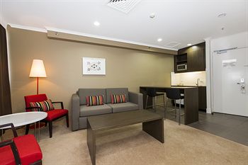 Holiday Inn Townsville - Holiday Cairns 1