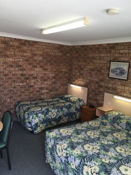 Dragon & Phoenix Motel - Holiday Cairns 3