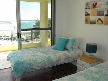Beachpoint Unit 202 - Holiday Cairns 2