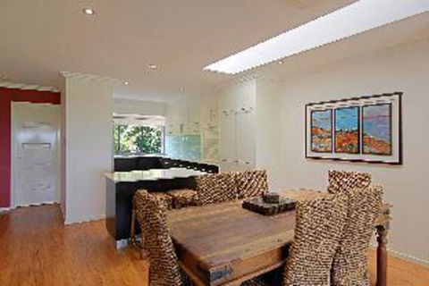A PERFECT STAY 3 James Cook Apartments - Holiday Cairns 3