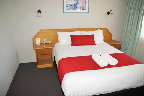 Econo Lodge Tamworth - Holiday Cairns 1