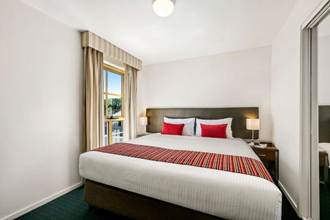 Melbourne Carlton Central Apartment Hotel - Holiday Cairns 2