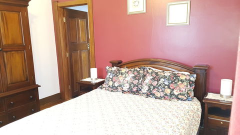 The Postmaster Inn BnB - Holiday Cairns 3