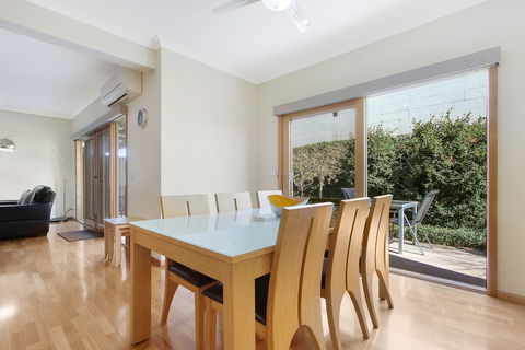 Apartments On Church - Unit 7 - Holiday Cairns 1