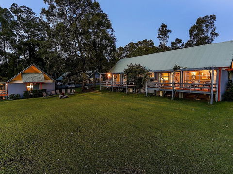 Vineyard Hill - Holiday Cairns 0