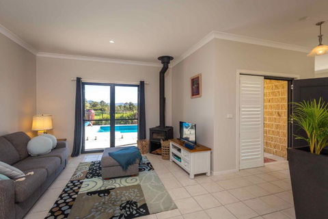 Mandalay Villas - Villa 2 - Holiday Cairns 2