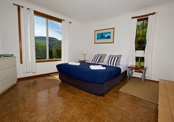 The Cedars Cottages - Holiday Cairns 1