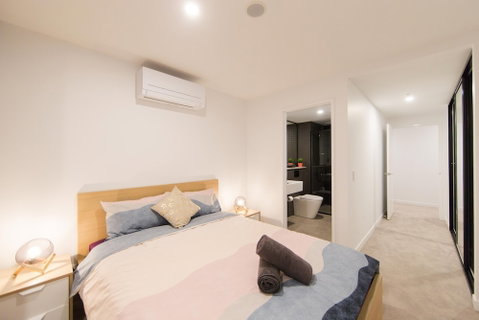 MidNight Apartment - Holiday Cairns 4