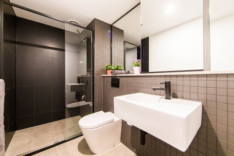 MidNight Apartment - Holiday Cairns 6