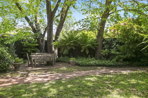 Boutique Stays - Frankie's Place - Holiday Cairns 6