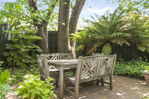 Boutique Stays - Frankie's Place - Holiday Cairns 2