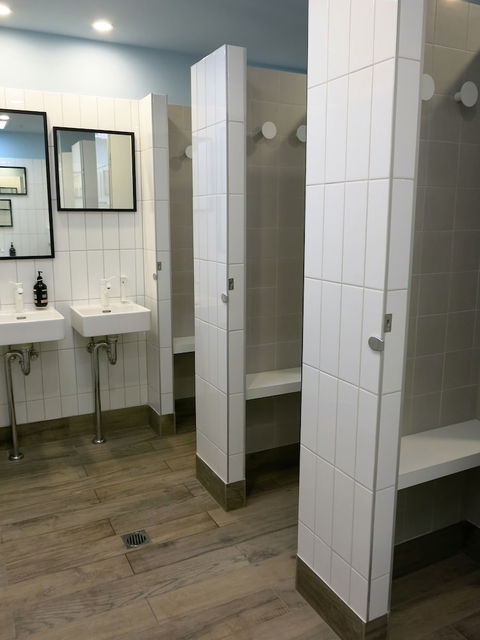 Stoke Beach House - Holiday Cairns 4