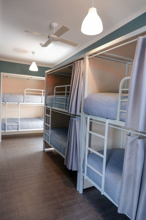 Stoke Beach House - Holiday Cairns 6