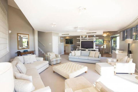 Noosa Apartments 1 Hastings Park - Holiday Cairns 3