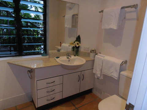 Floriana Villas - Holiday Cairns 6