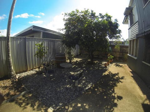AussieWolf Share House - Holiday Cairns 0