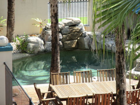 Royal Palm Villas Cairns - Holiday Cairns 0