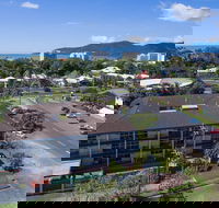 Cairns Holiday Lodge - Holiday Cairns