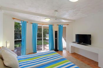A PERFECT STAY - Clarkes Beach Villa - Holiday Cairns 3