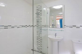 A PERFECT STAY - Clarkes Beach Villa - Holiday Cairns 5