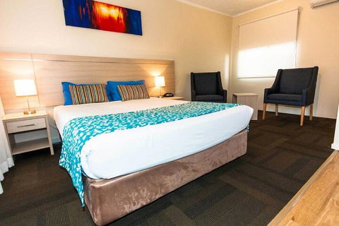 Bay Executive Motel - Holiday Cairns 4