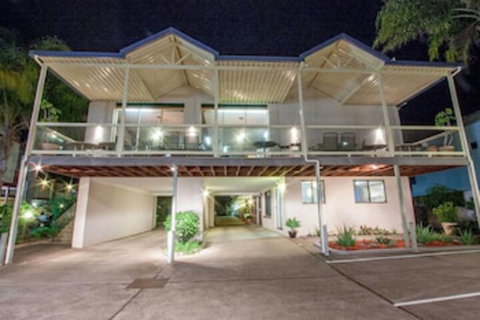 Bay Executive Motel - Holiday Cairns 0