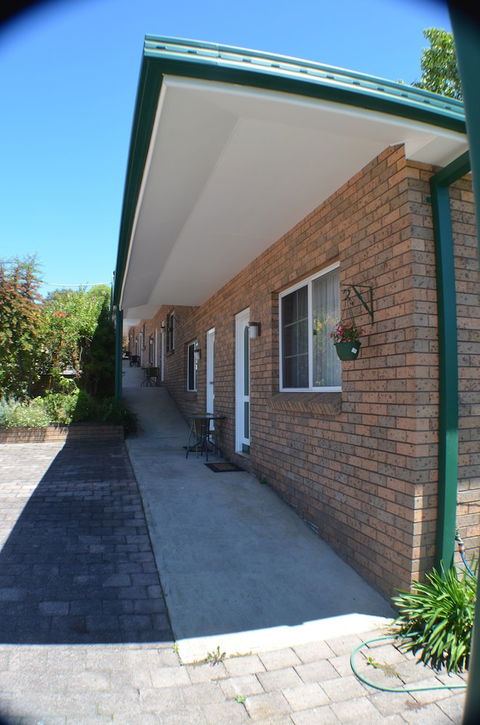 Deer Park Motor Inn - Holiday Cairns 1
