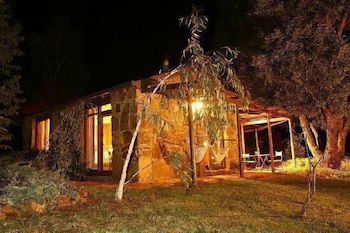 Wombat Hills Cottages - Holiday Cairns 1
