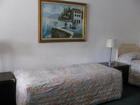Wayfarer Motel - Holiday Cairns 3