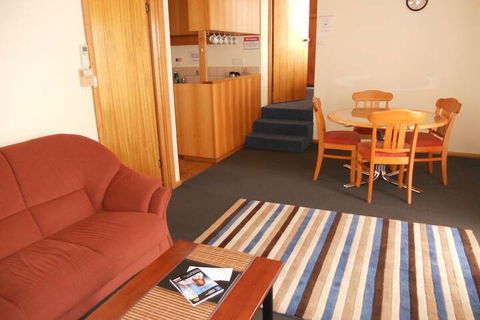 Mountain View Country Inn - Holiday Cairns 3