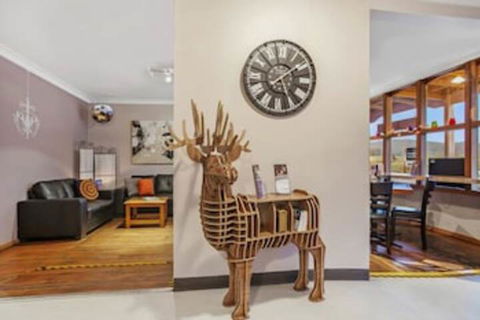 Mole Creek Guest House - Holiday Cairns 5