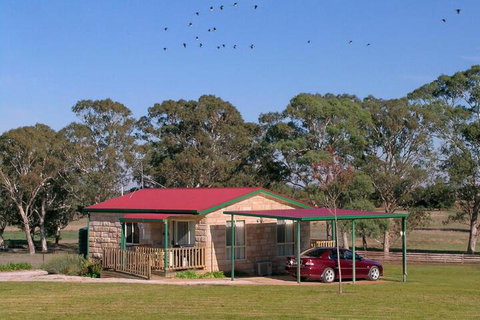 Carolynnes Cottages - Holiday Cairns 4