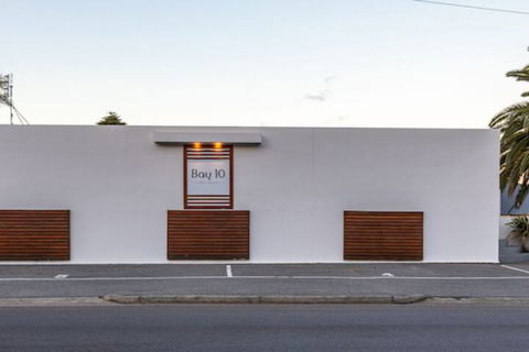 Bay 10 Accommodation - Holiday Cairns 2