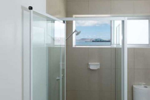 Bay 10 Accommodation - Holiday Cairns 0